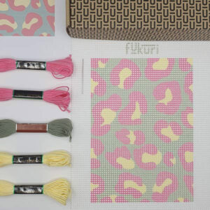 Kit broderie canevas Fukuri – Léopard multicolore – Image 2