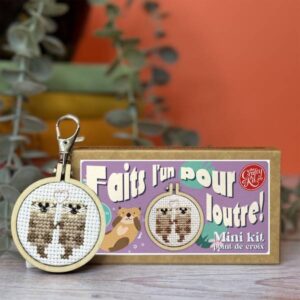 Mini kit point de croix – Faits l’un pour loutre – The Crafty Kit Company (Écosse) – Image 6