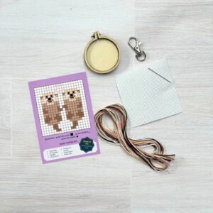 Mini kit point de croix – Faits l’un pour loutre – The Crafty Kit Company (Écosse) – Image 4