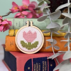 Mini kit point de croix – Tulipe dans mes pensées – The Crafty Kit Company (Écosse)