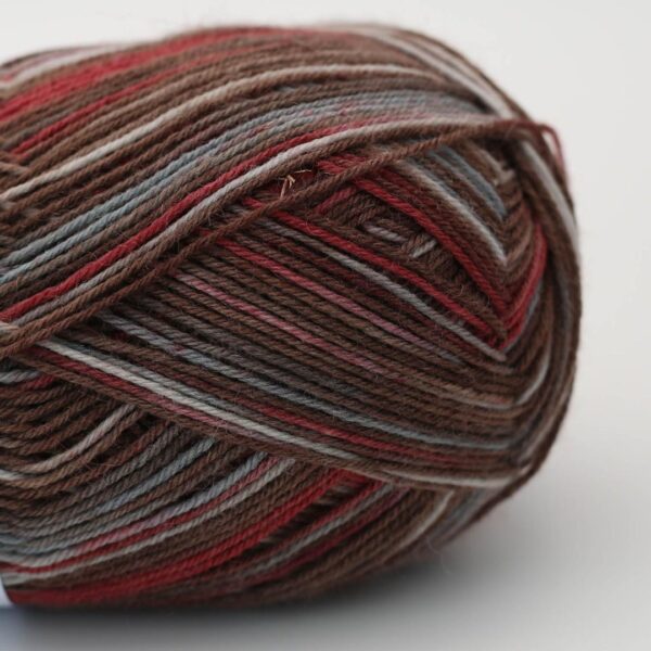 écheveau de laine Sock & More 4ply Arne & Carlos Storjuvtinden Color, dégradé brun, gris et rouge brique à effet rayures automatiques