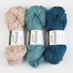écheveau de laine tweed grise Erika Knight Pure Tweed Scottish Multicolor, avec fines mouchetures colorées