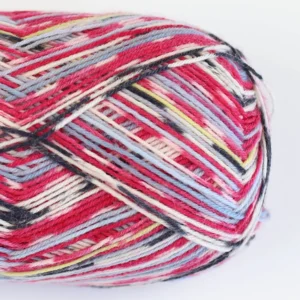 Pelote de laine Arne & Carlos Socks & More 4ply Lantern Night, fil à chaussettes auto-rayant rose bleu pâle écru jaune et anthracite, chez Atelier Léonie