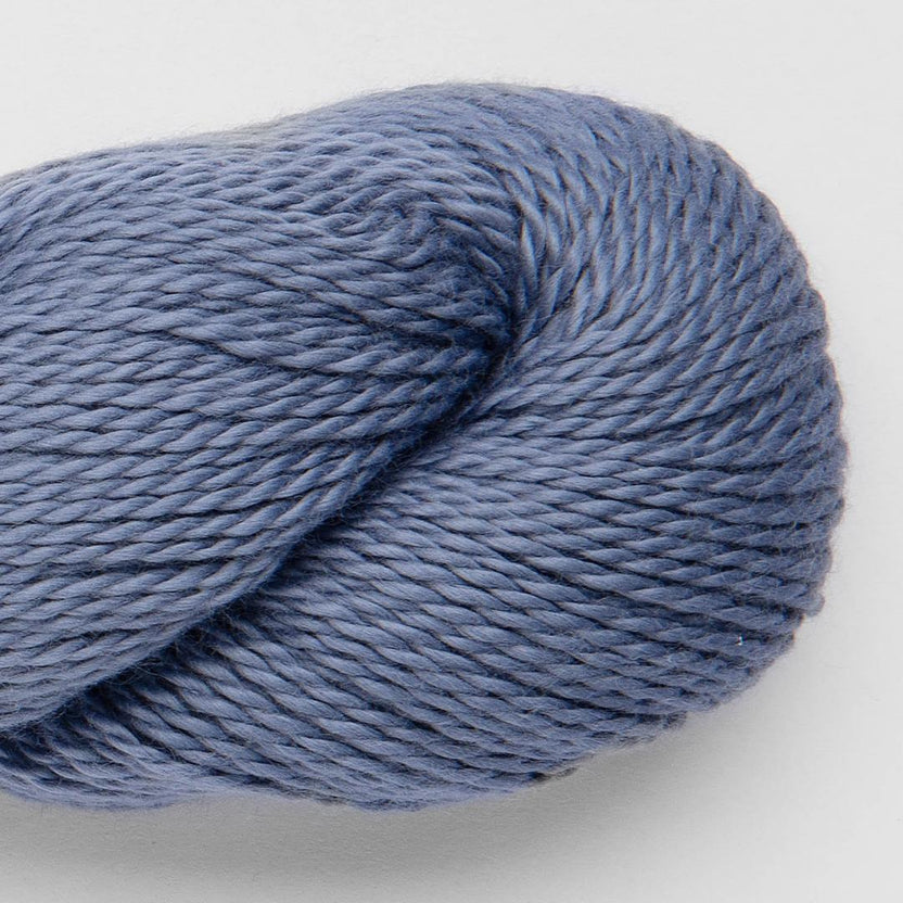 Écheveau SAMI Amano Violet 1811 bleu-violet grisé en coton Pima bio pour tricot et crochet