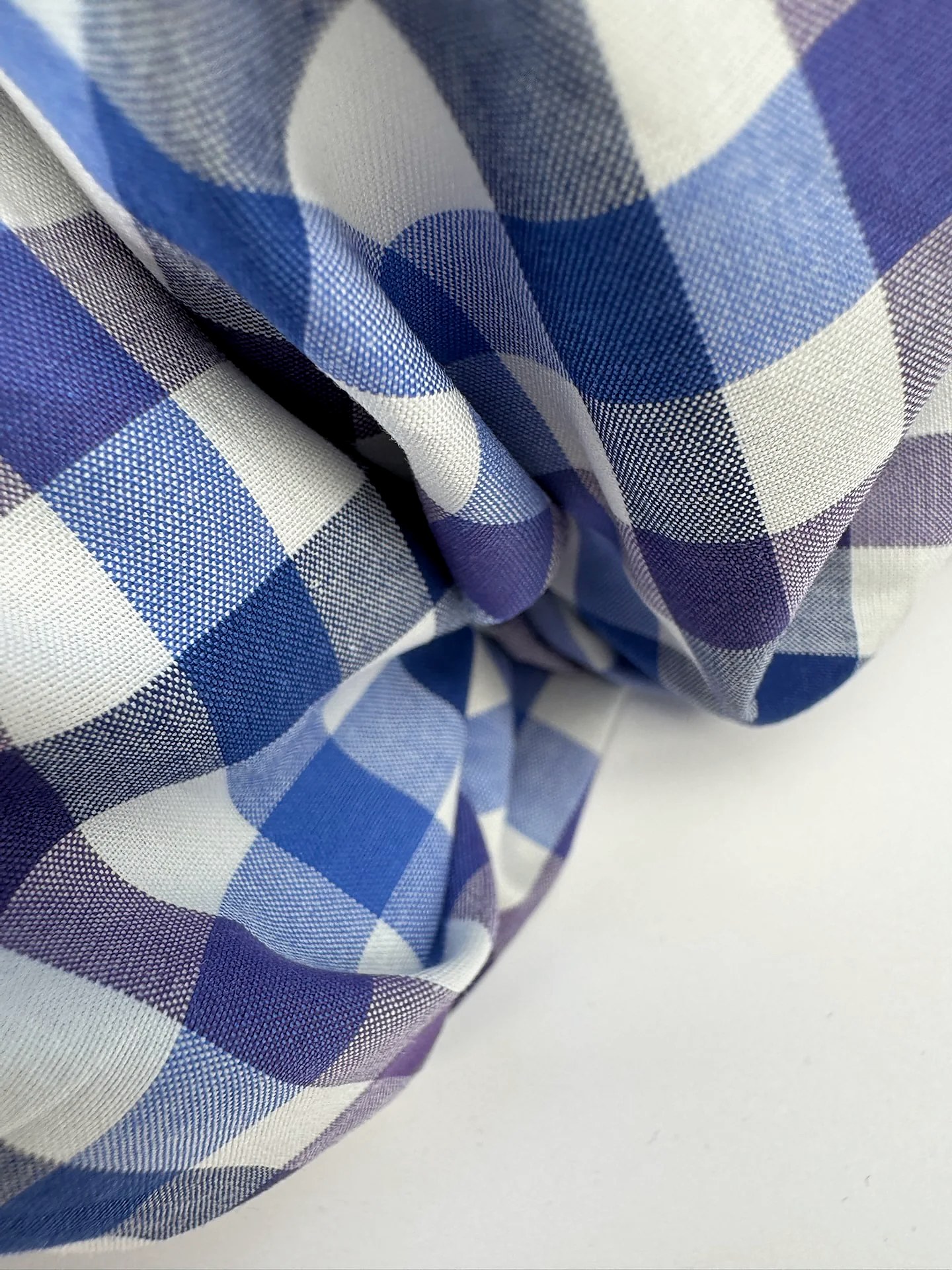 Tissu Popeline Carreaux Oxford en coton bleu violet écru, deadstock italien pour chemise et blouse