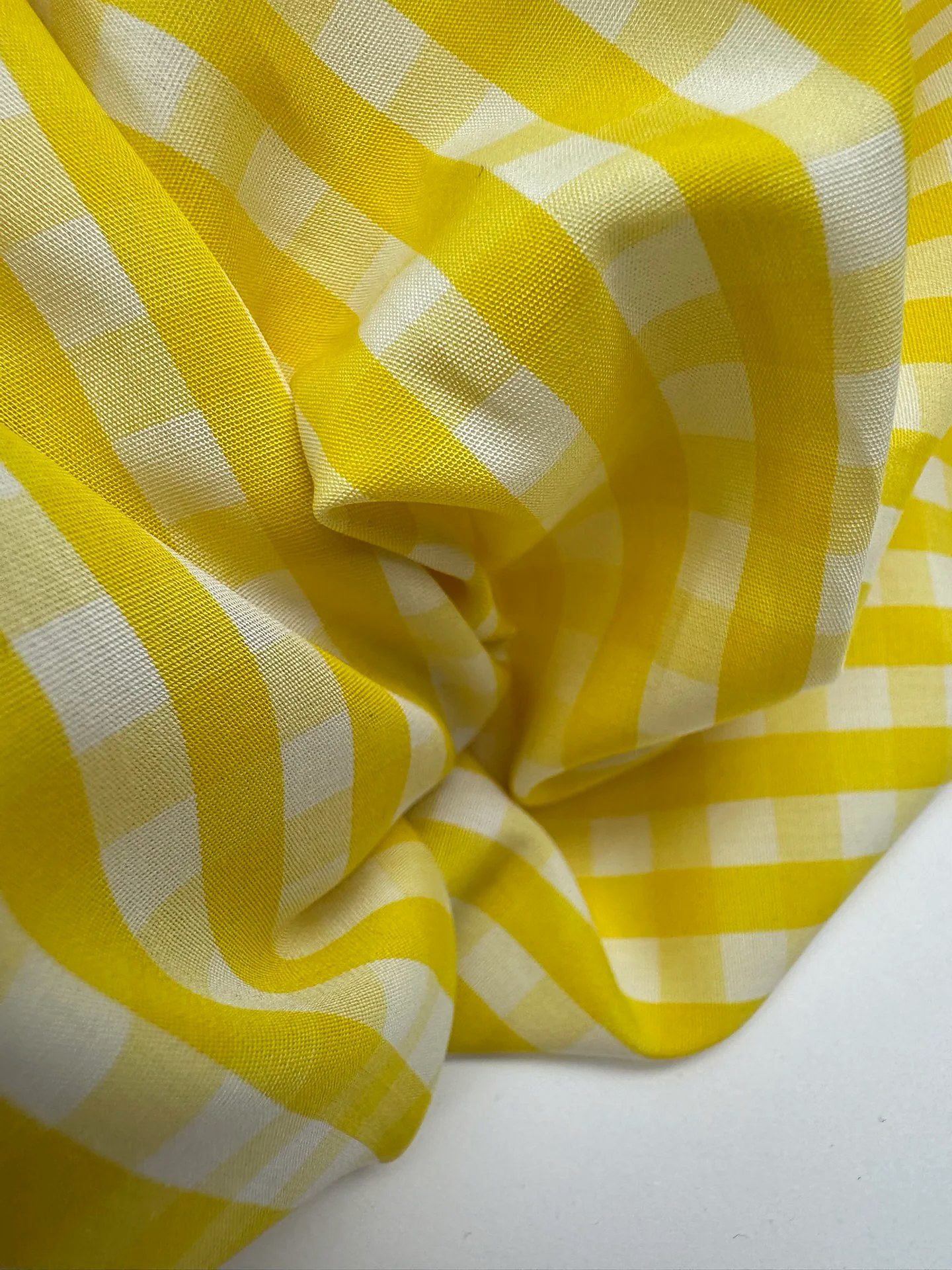 Tissu Popeline Vichy Soleil jaune et écru, deadstock italien 100 % coton pour chemise et blouse