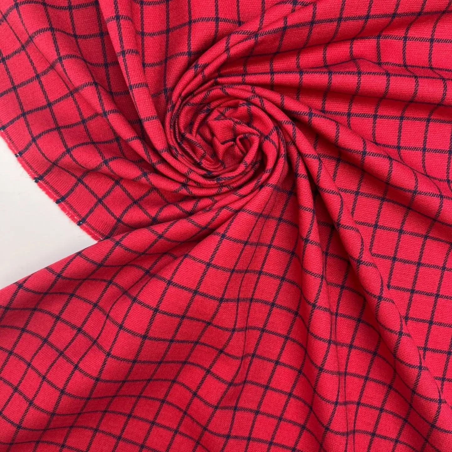 flanelle de coton rouge a carreaux 2430000036231 atelier leonie 01