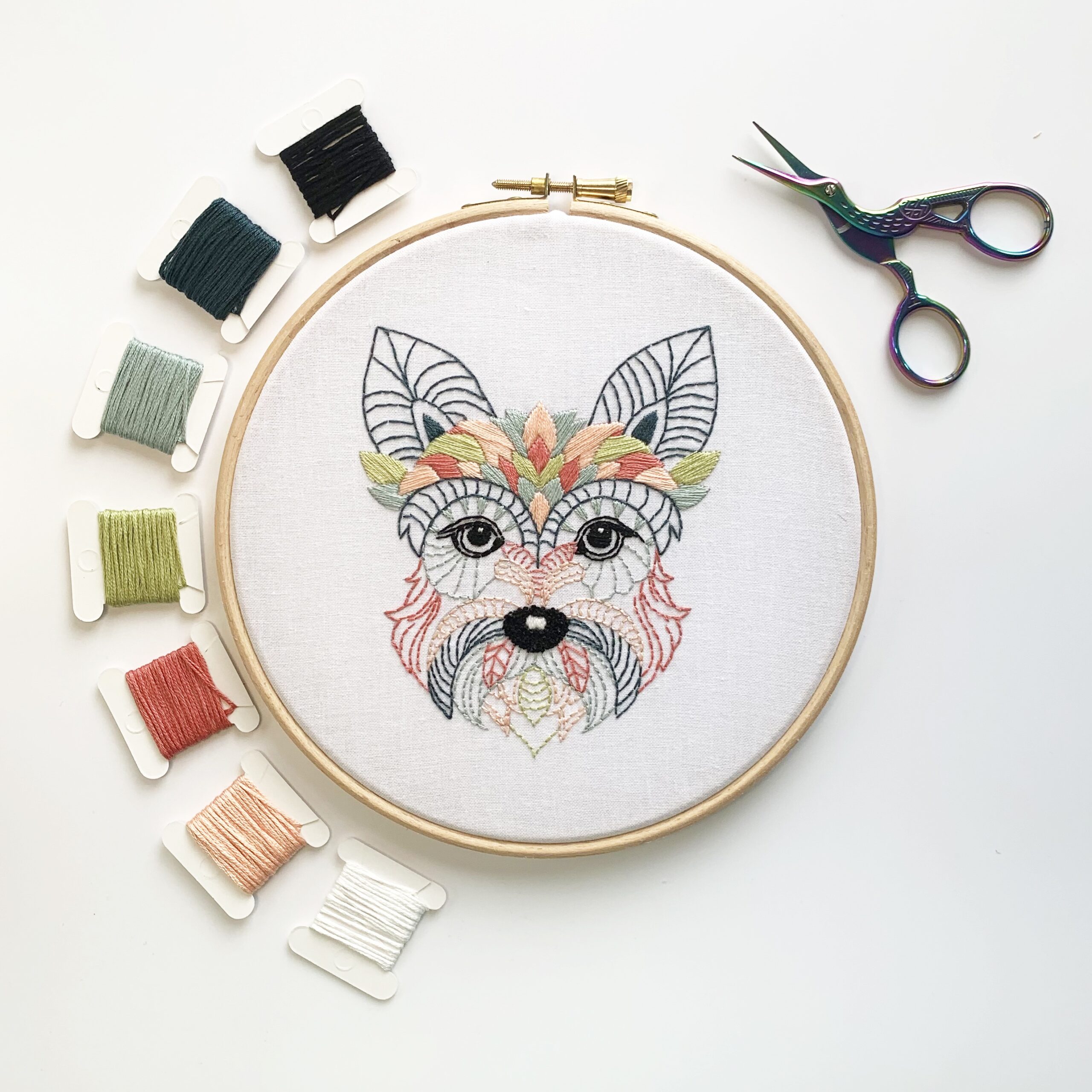kit broderie modern dog cinnamon stitching atelier leonie 01