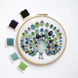 kit broderie peacock cinnamon stitching atelier leonie 01