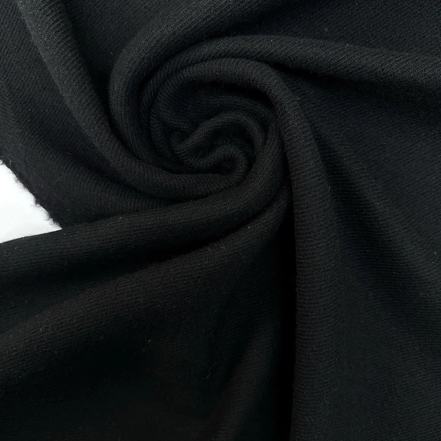 tweed de laine noir 2430000016622 atelier leonie 01